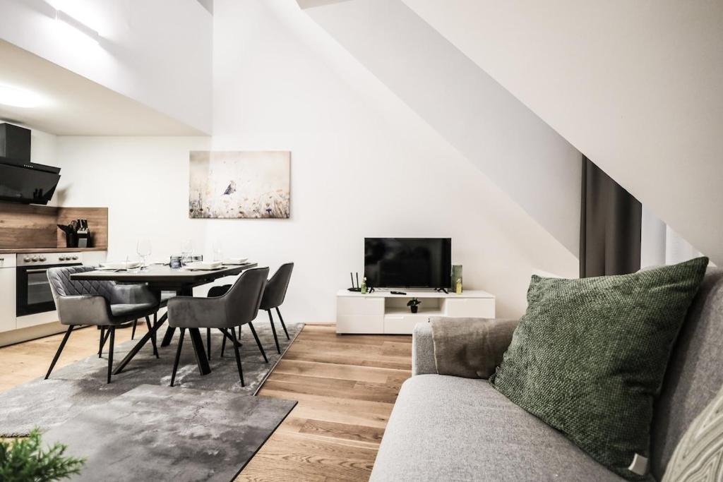 2-Room Apartment with Terrace Near Vienna International Centre