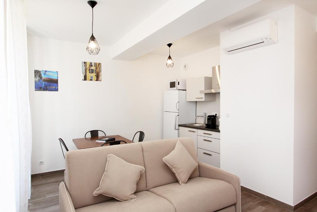 Appartements T2 Rue Conventionnel Chiappe, quartier Citadelle port - Apartamento De Un Dormitorio
