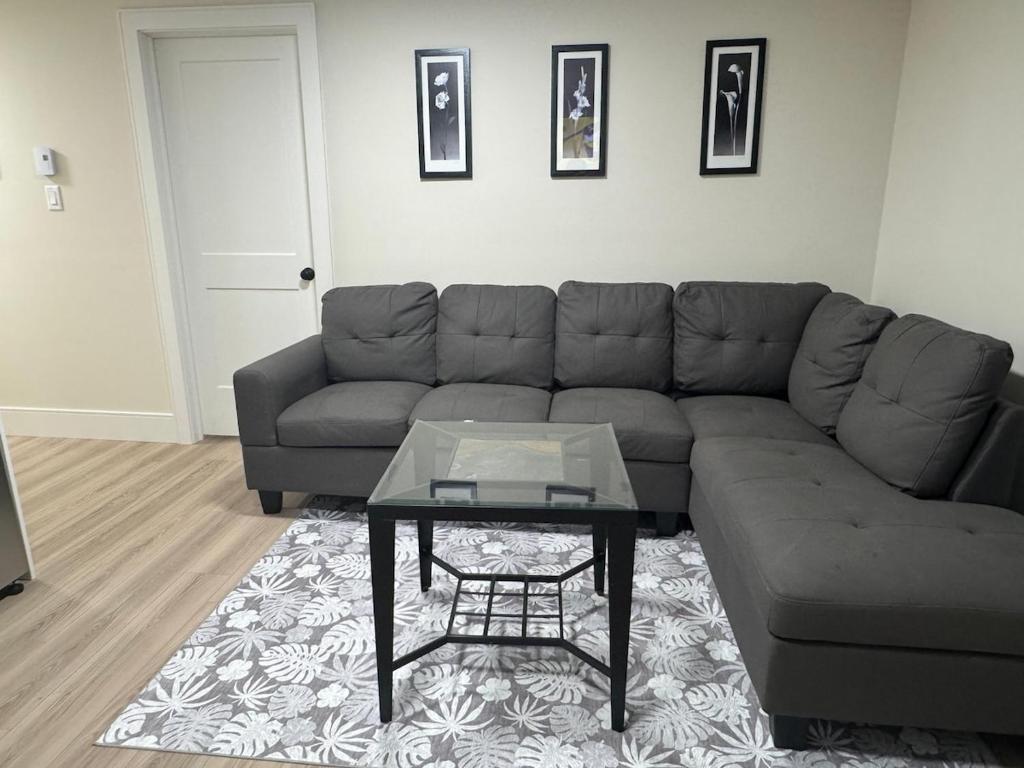 Ruang duduk di Footprints Luxury Suite