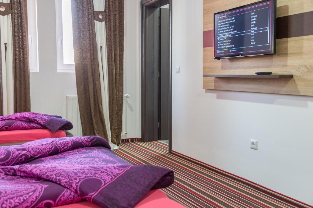 Hostel Tron - Jumeau
