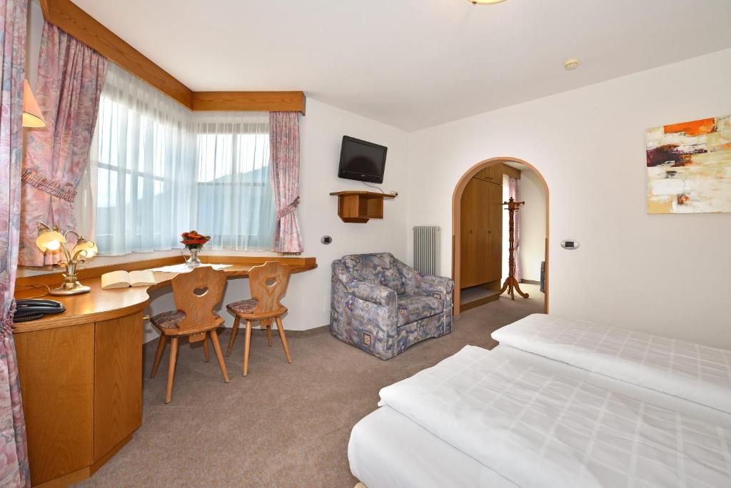 TV a/nebo společenská místnost v ubytování Hotel Hubertushof