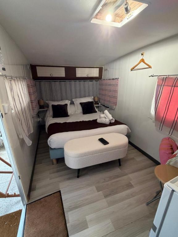 Postel nebo postele na pokoji v ubytování Esprit Etape