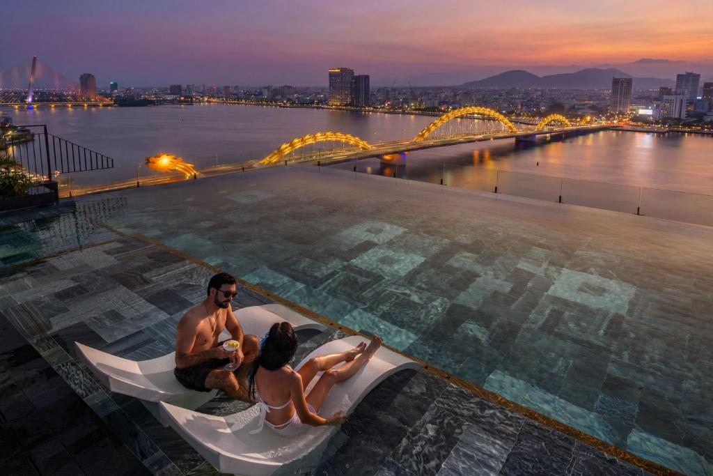 Caro Premium Danang Hotel