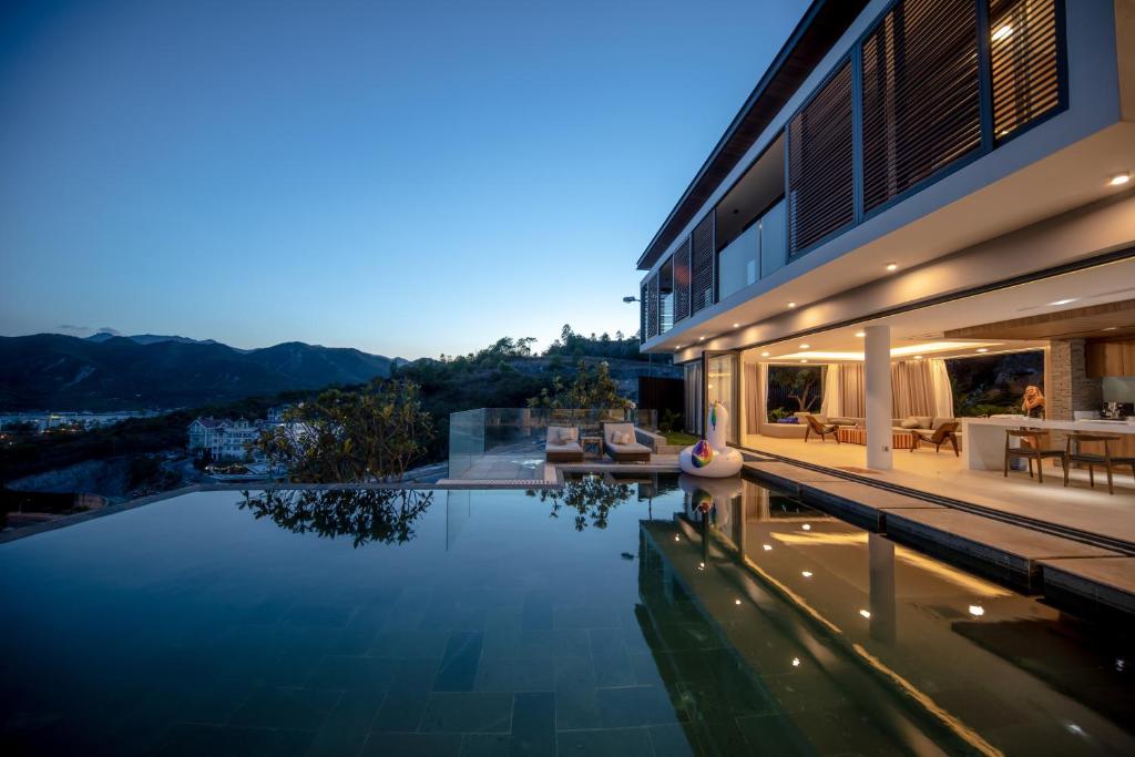 có hồ bơi Ocean Front villa Nha Trang