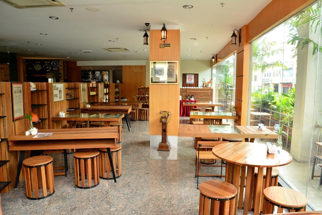 Restaurace v ubytování Muarar 99 Hotel
