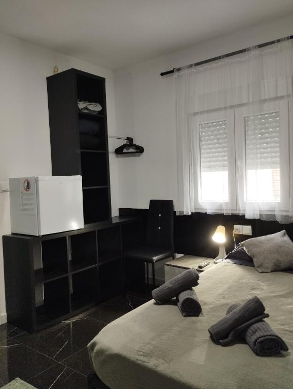Vilapicina Rooms - Double Room With Private Bathroom