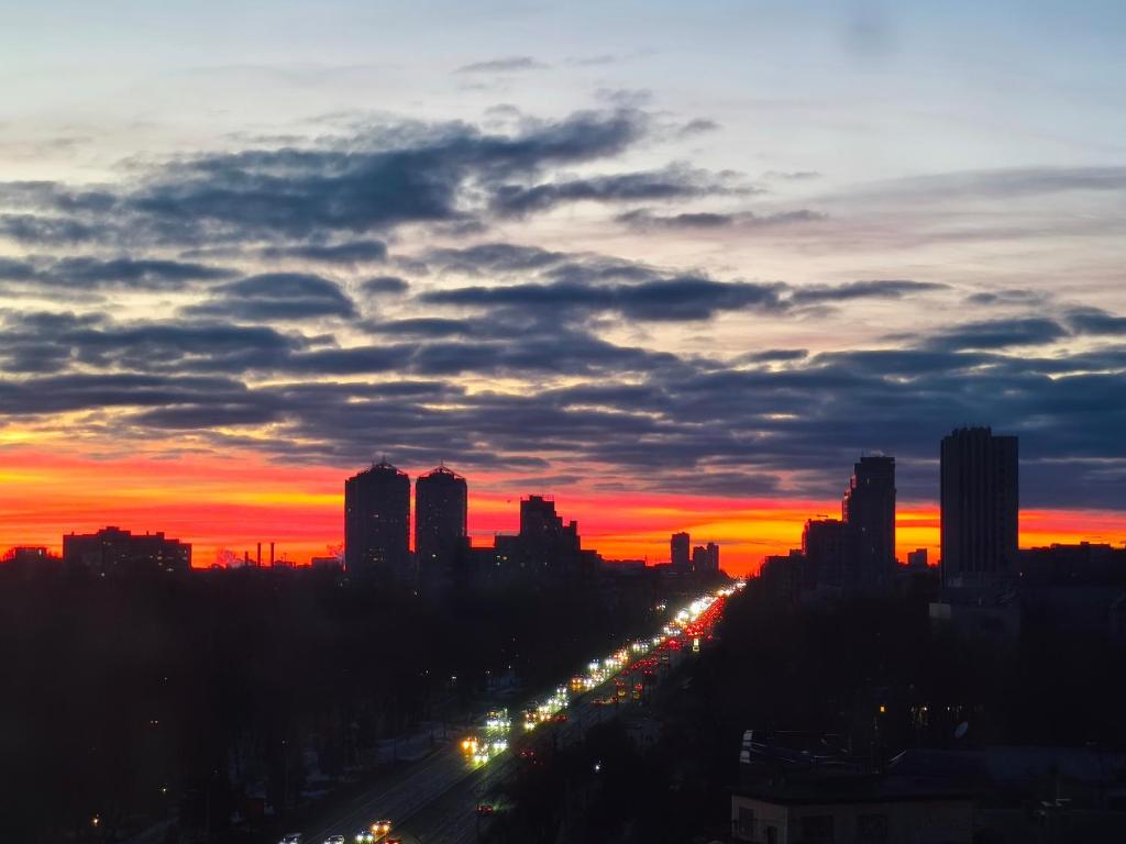 Smart Plaza Modern Apartment - Світла квартира з вражаючим видом - Метро КПІ 3 хв фото 5