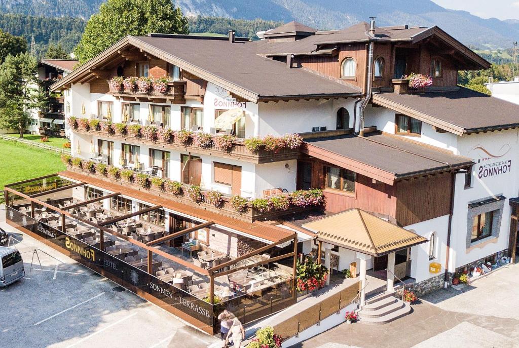 an aerial view of a building with a restaurant at Hotel-Restaurant Sonnhof in Radfeld