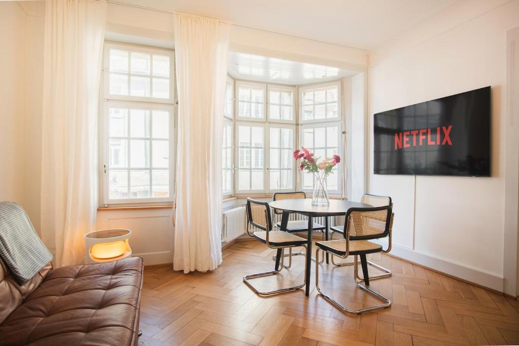 Beautifully renovated historic apartment near Messe Basel