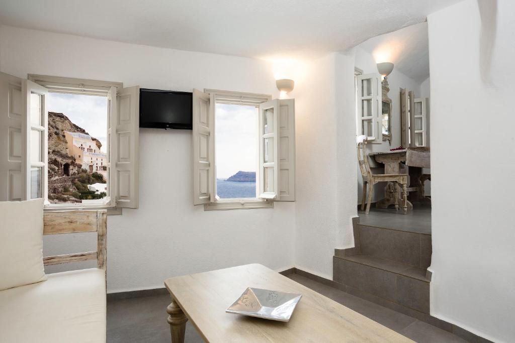 Oia Mare Villas - 19