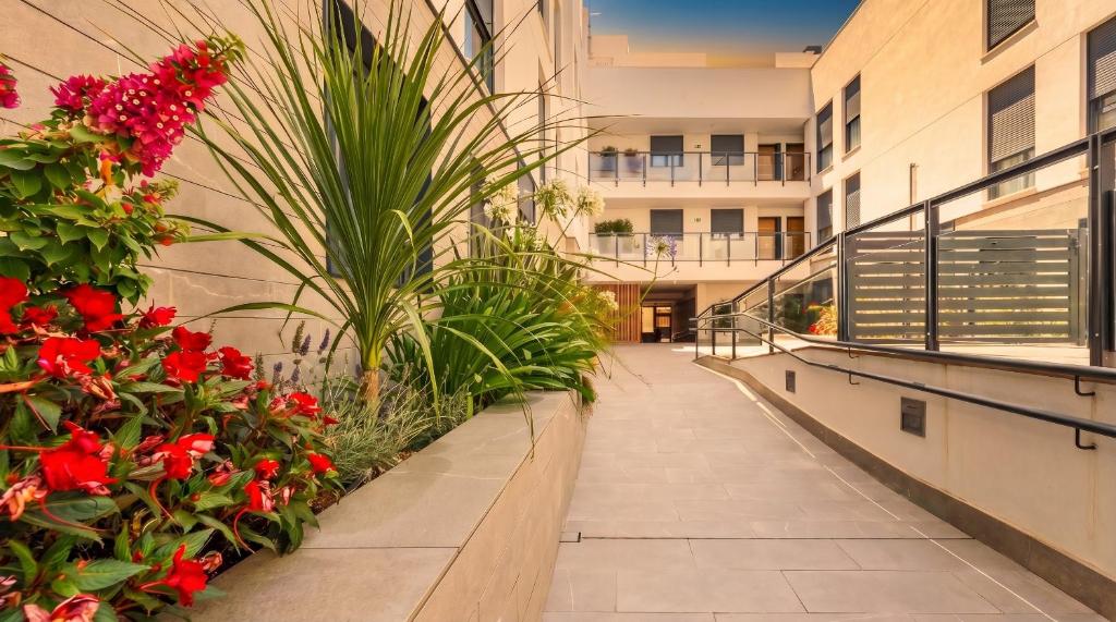 Oasis in the heart of Seville - 2 BR apt with FREE PARKING