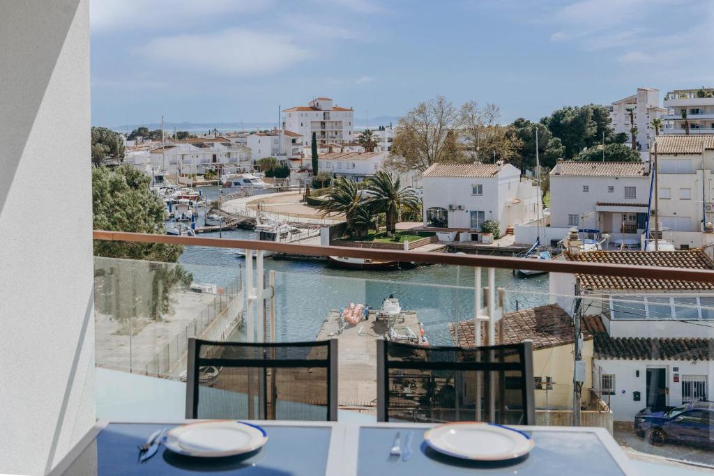 WELCS APTO 337 EMP con terraza y piscina compartida