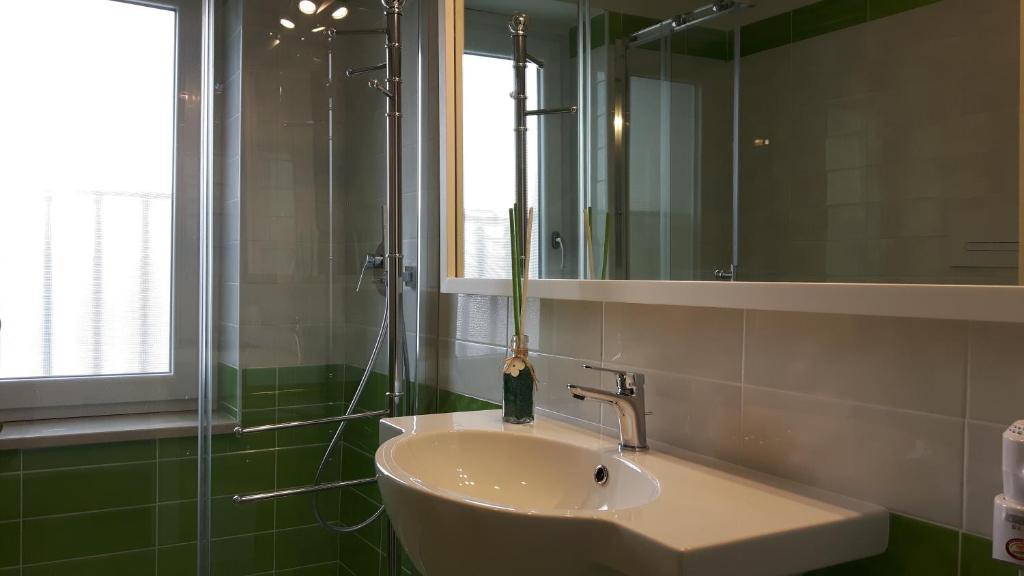 A bathroom at BB Sesto Piano