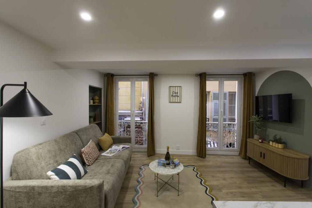 #20 Staywizus - 1 BDR Heart of old town Nice AC Wifi 5 mins to Sea