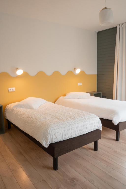 Hôtel Les Voisins Beaucemaine - Superior Room With Terrace