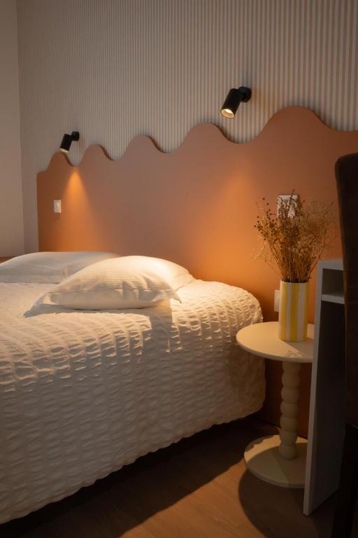 Hôtel Les Voisins Beaucemaine - Economy Double Room