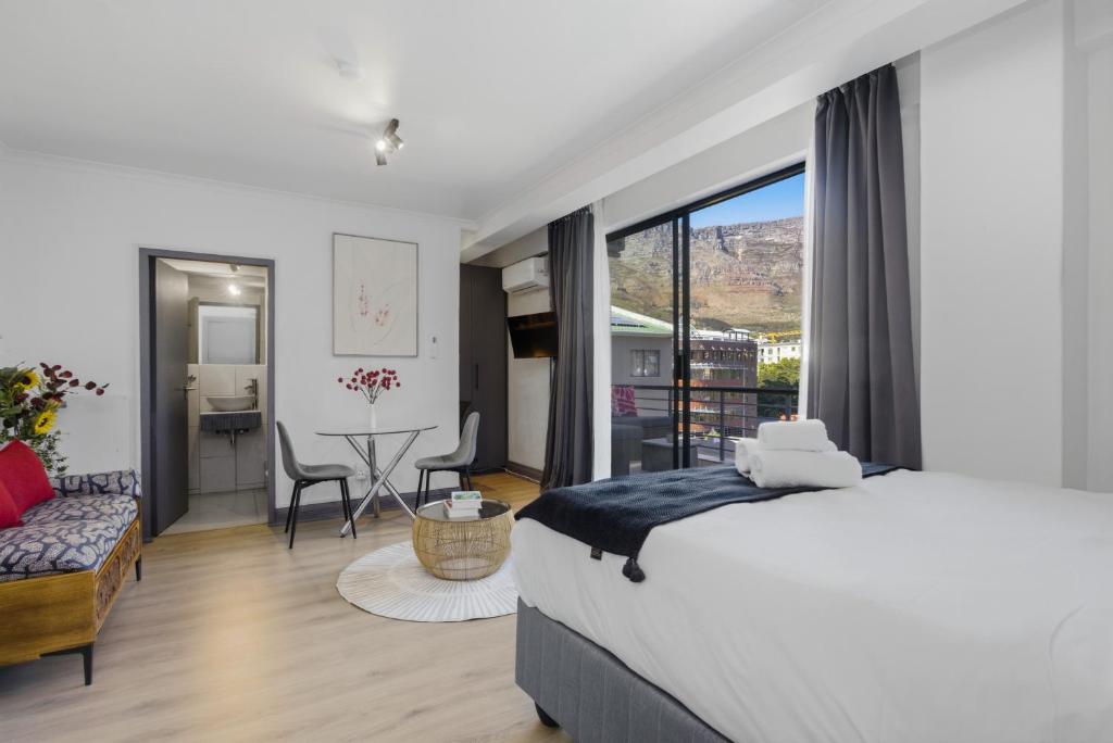 Cape Town Studio - Table Mountain Views, Gym, Free Parking, Free WiFi ...