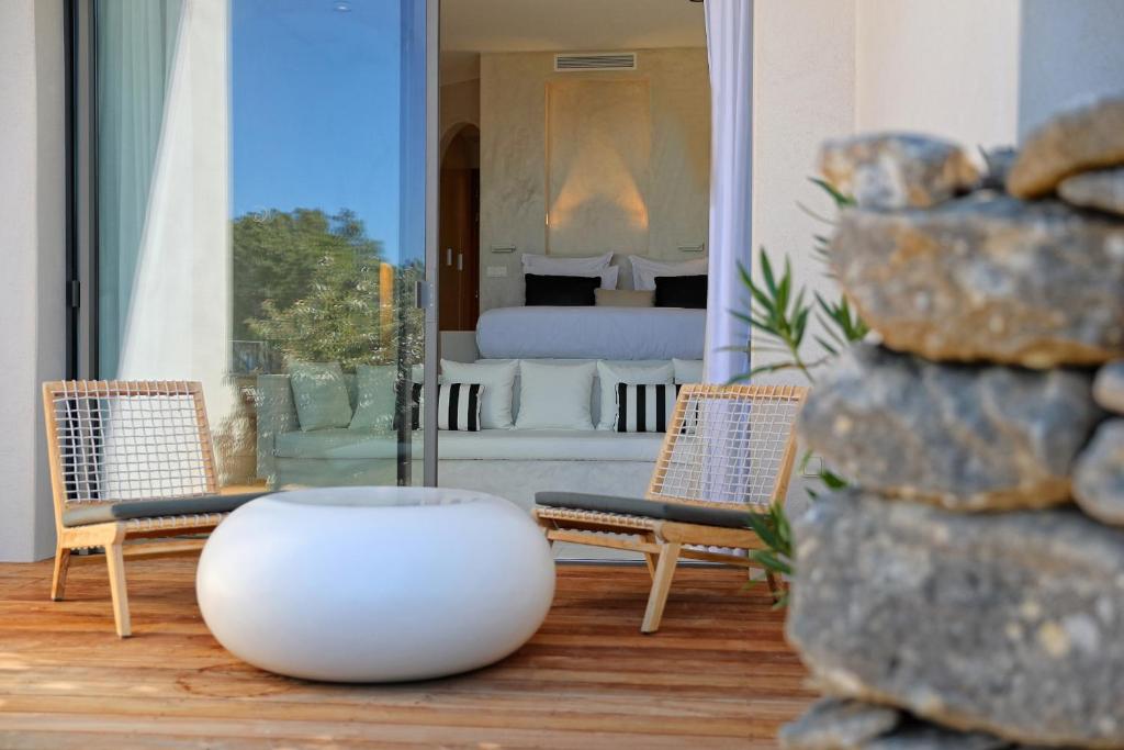 Posezení v ubytování Hôtel Cala di Greco