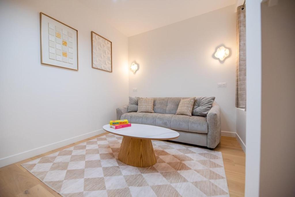 Cosy Apartment Near Arc de Triomphe 4P