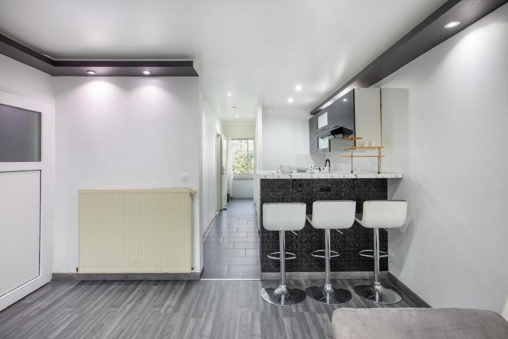Appartement T2 Cosy avec Fibre et Stationnement Gratuit – photo 8