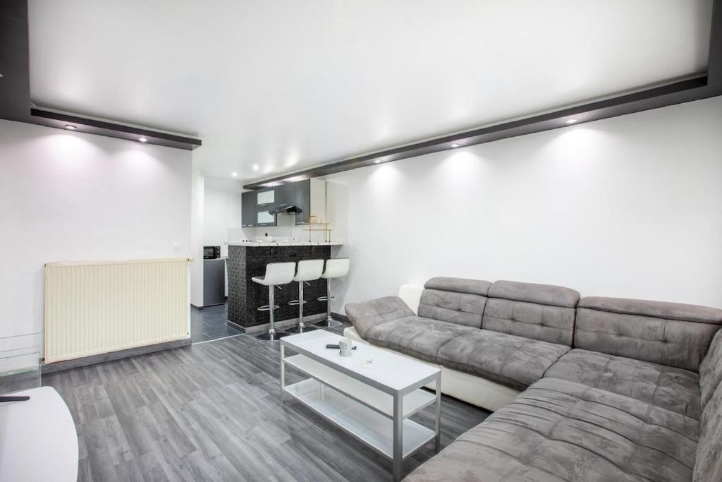 Appartement T2 Cosy avec Fibre et Stationnement Gratuit – photo 5