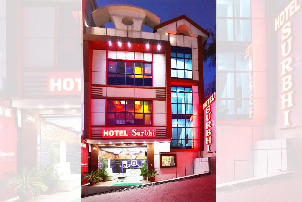 een weergave van een hotel met een hotelshuttle bij Surbhi Guest House in Dharamshala