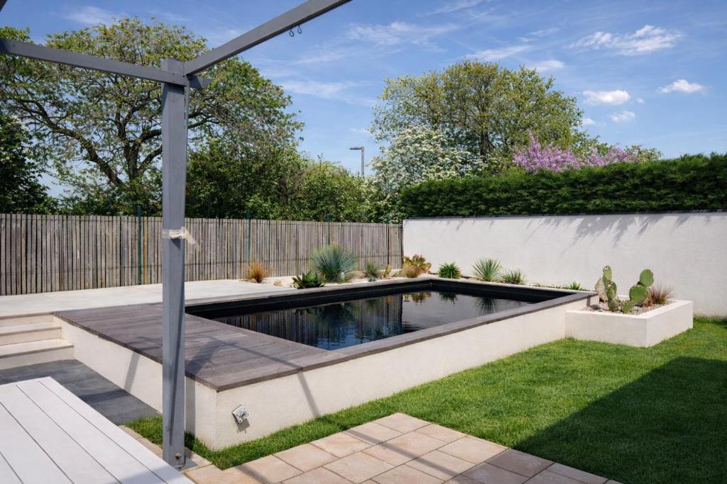 Maison avec piscine privee & jardin - 8 personnes