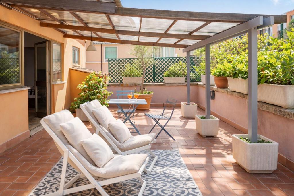 The Trastevere Rooftop Suite Skyline by RHR