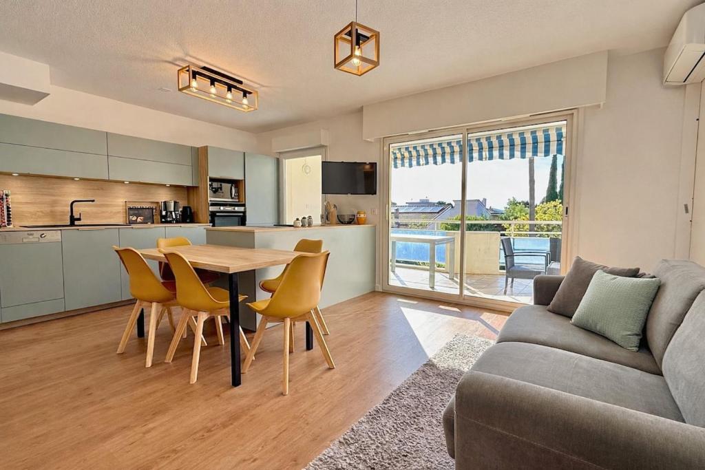 Appartement lumineux, parking, proches des criques