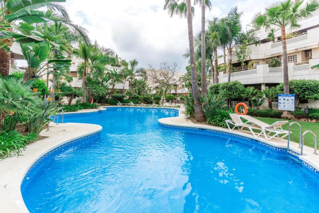 Apartment by Puerto Banus - with parking
