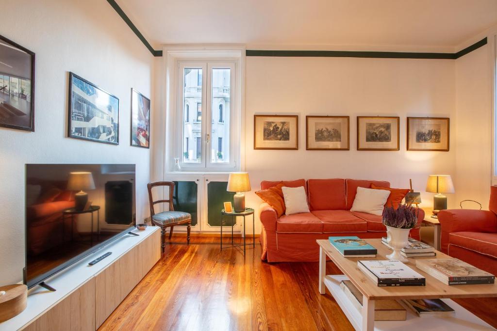Elegant Chic Apartment in Center of Milan | Cadorna & Magenta