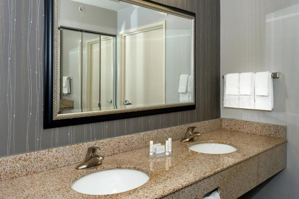 Courtyard by Marriott Panama City photo