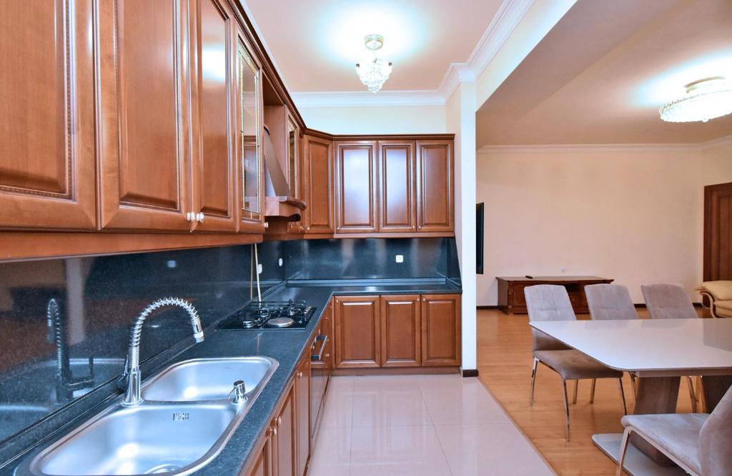 لابی و فضای عمومی Republic Square Luxury 2BR Apartment with Balconies - تصویر ۵
