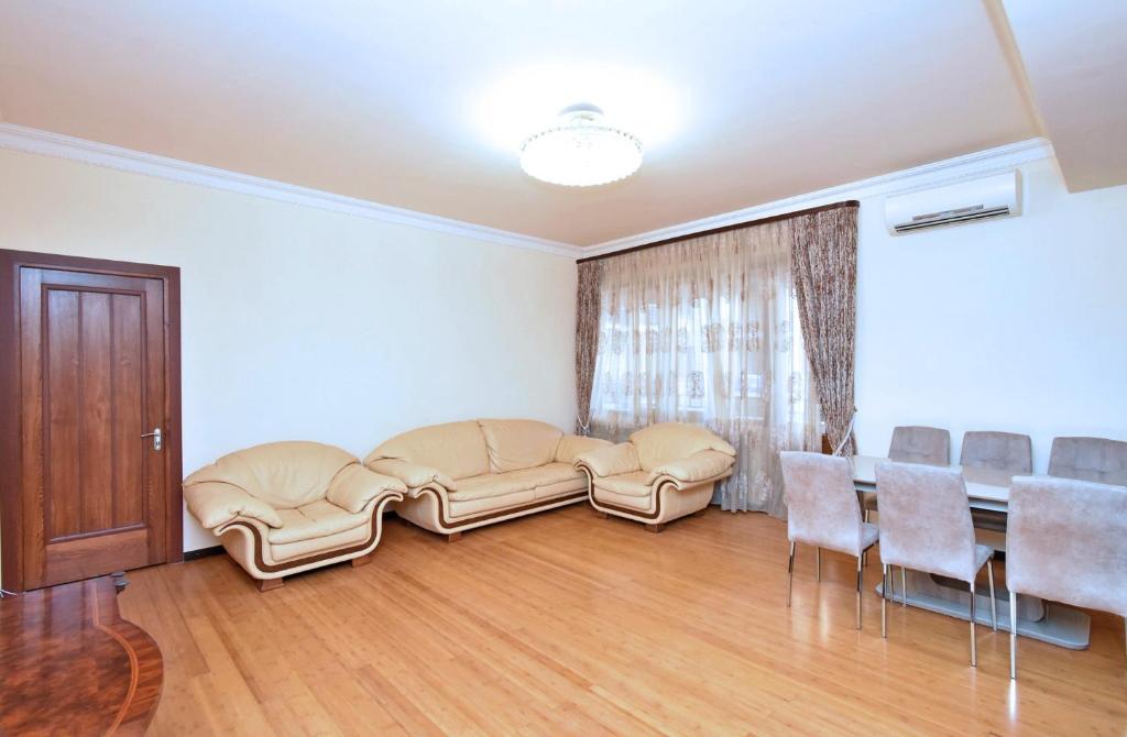 امکانات Republic Square Luxury 2BR Apartment with Balconies - تصویر ۴