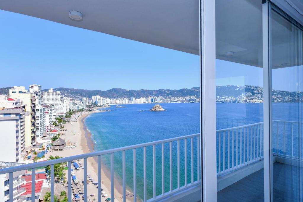 Krystal Beach Acapulco - キングスイート シービュー