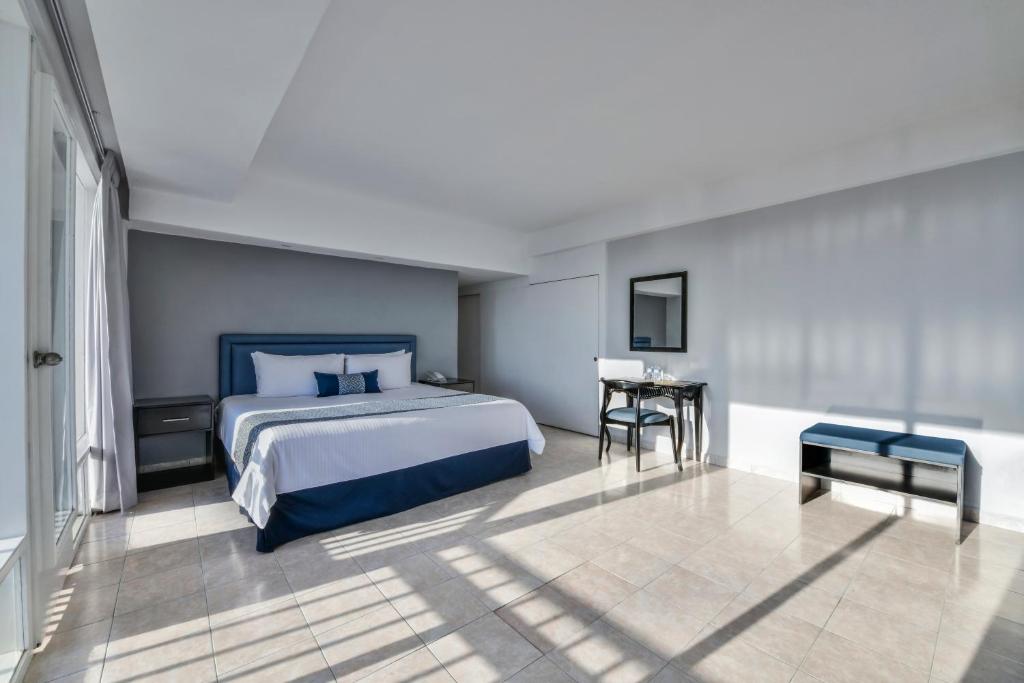 Krystal Beach Acapulco - クイーンルーム シービュー
