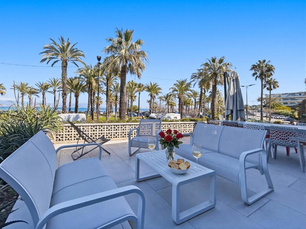 Villa Face a La Mer à Antibes