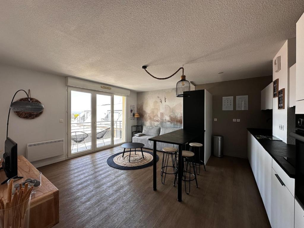 Appartement lumineux avec terrasse et vue imprenable sur l'étang de Thau
