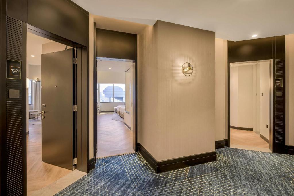 Sheraton Mall of the Emirates Hotel, Dubai - 