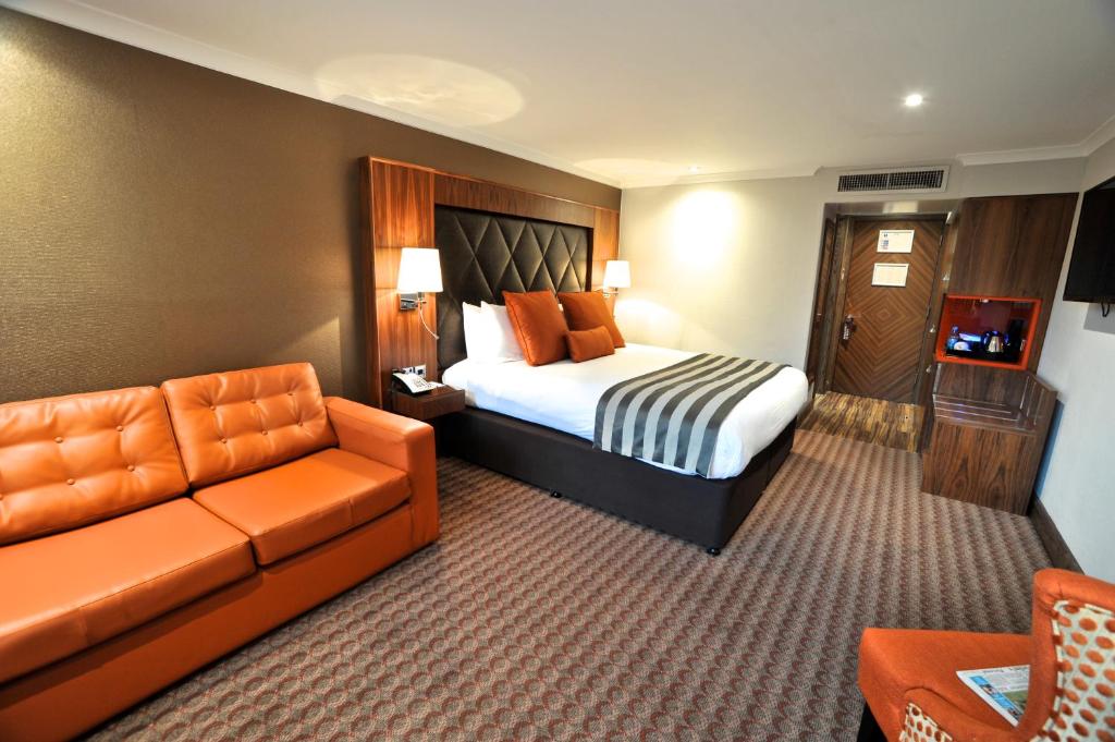 Frensham Pond Country House Hotel & Spa - 