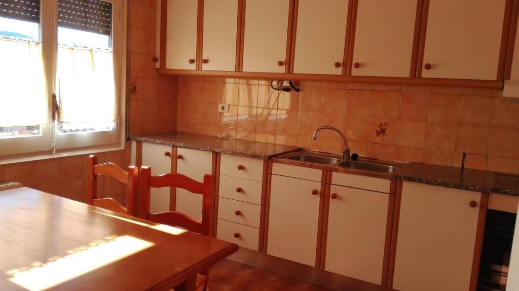 Kuchyň nebo kuchyňský kout v ubytování Entre els pirineus