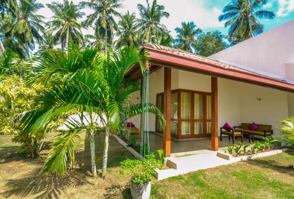 Sanjis The Seaside Cabanas - 7