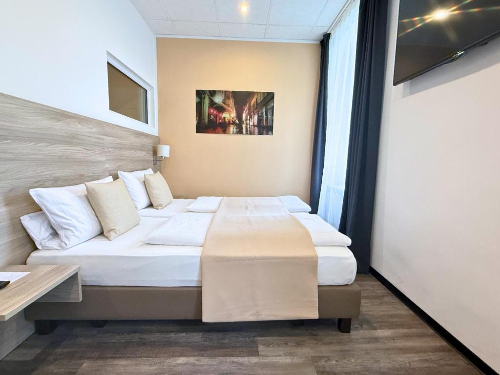 Hotel Hohenstaufen - Superior Twin Room