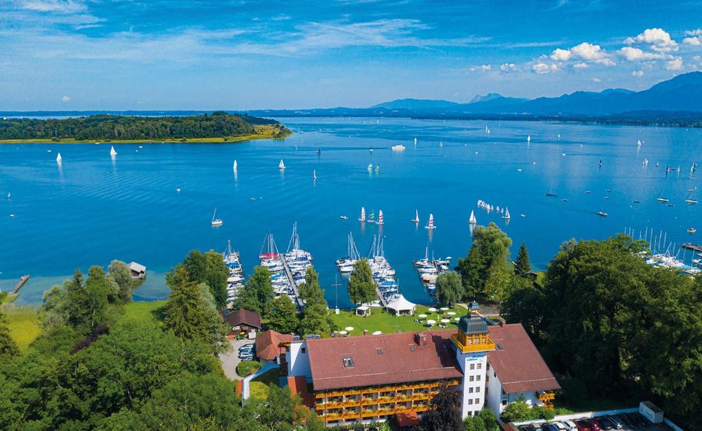 Yachthotel Chiemsee GmbH - Housity