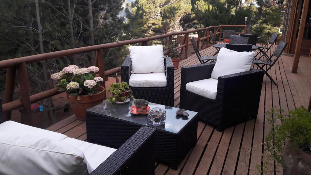 Balkón nebo terasa v ubytování Cabañas & SPA Carilafquen