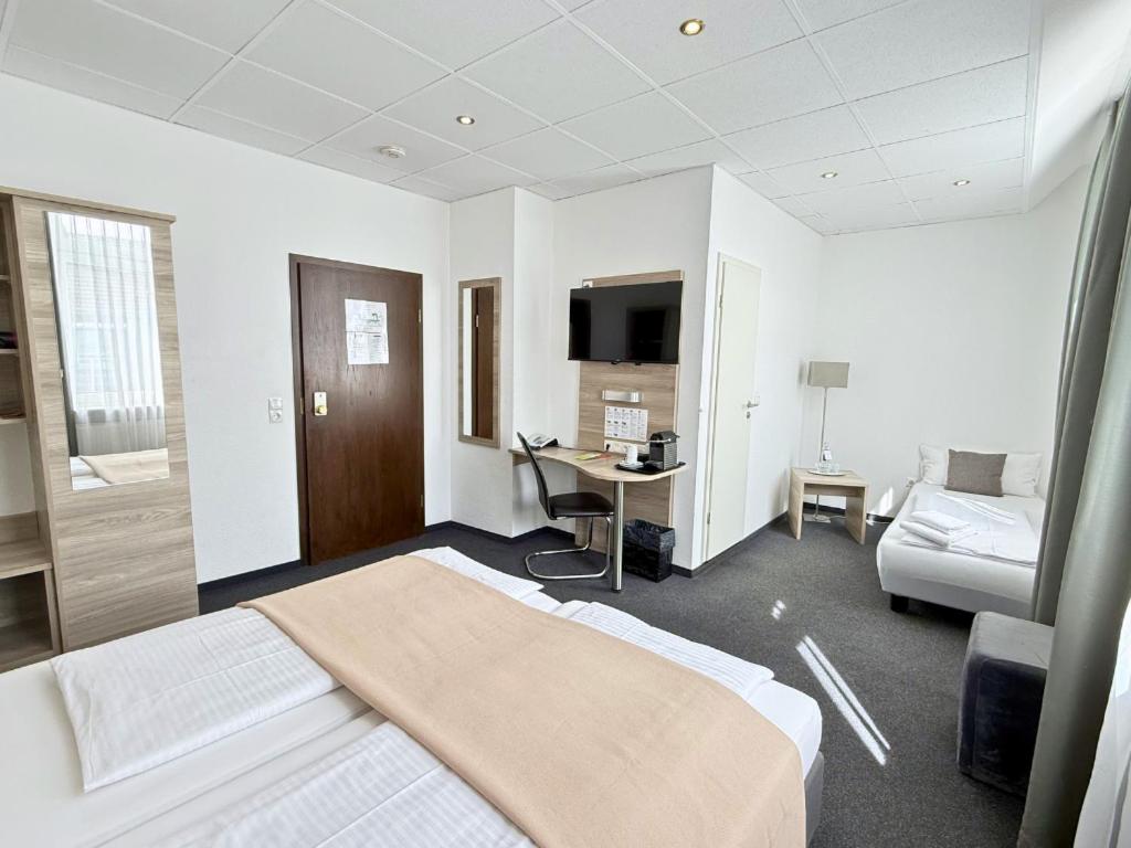 Hotel Hohenstaufen - Triple Room