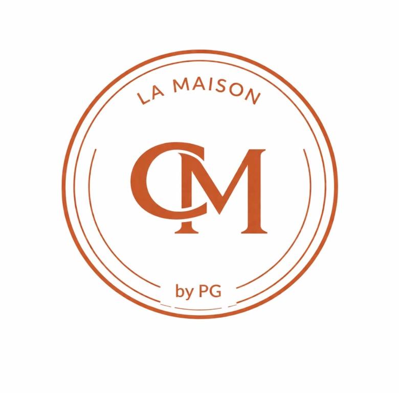 a chemical element with the letter m in a circle at la maison CM in Nessa