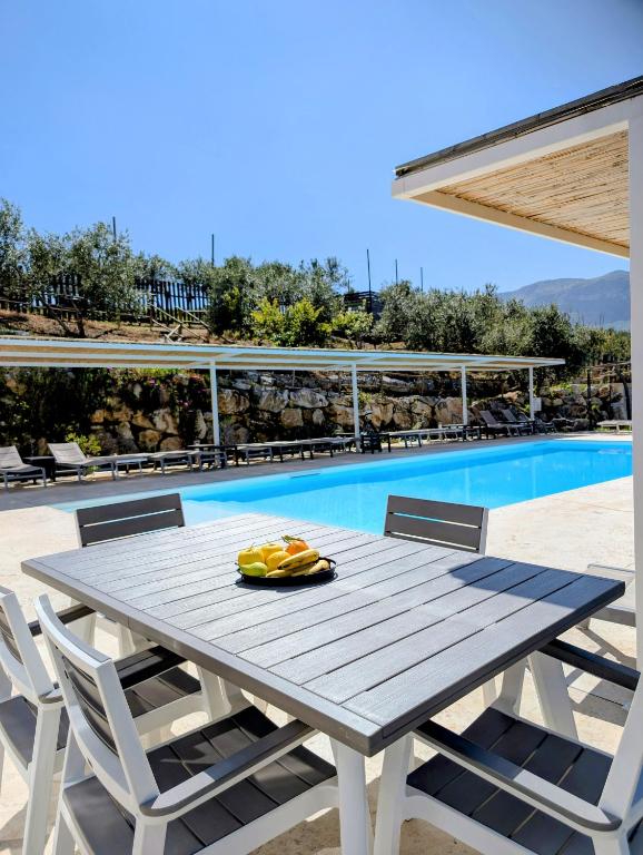 CI VULIA B&B - Sicilia, con colazione, piscina, barbecue, parcheggio, free wifi, sea pool and bbq