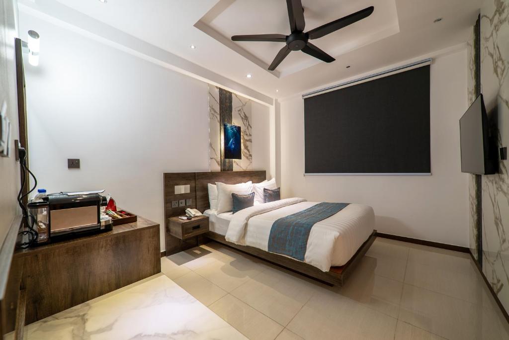Samann Blue - View 15