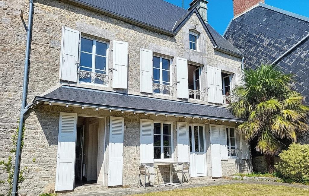 Maison familiale typique normande - Maison De Vacances 3 Chambres